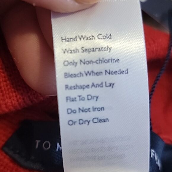 𝅺TOMMY HILFIGER RED WINTER BEANIE, NEW! - Picture 6 of 6